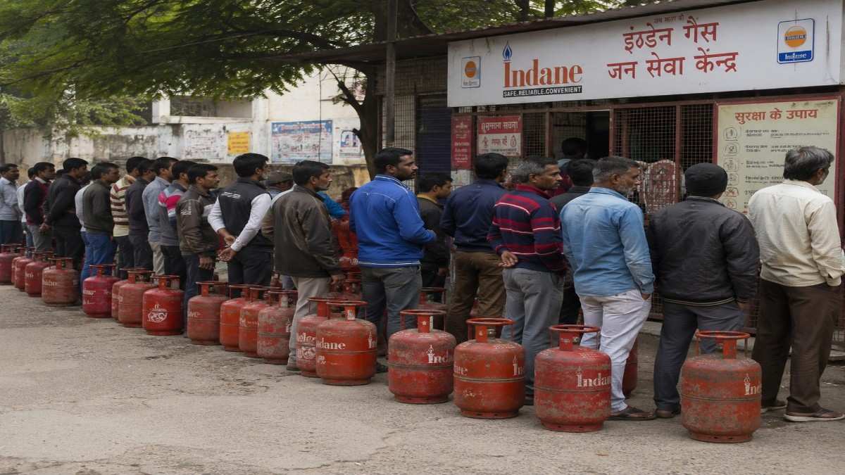 बंद हुआ 40% तेल और गैस का रास्ता महासंकट के बीच भारत ने आधी रात को चल दी ये तगड़ी चाल!