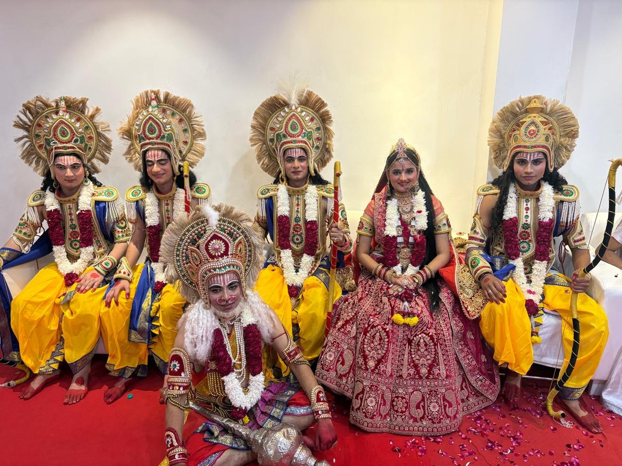Ashok Vihar Ramlila 2026: अशोक विहार में भव्य शोभायात्रा के बाद रावण दहन और भगवान राम का राजतिलक संपन्न, सांसद बांसुरी स्वराज और मनोज तिवारी रहे मौजूद