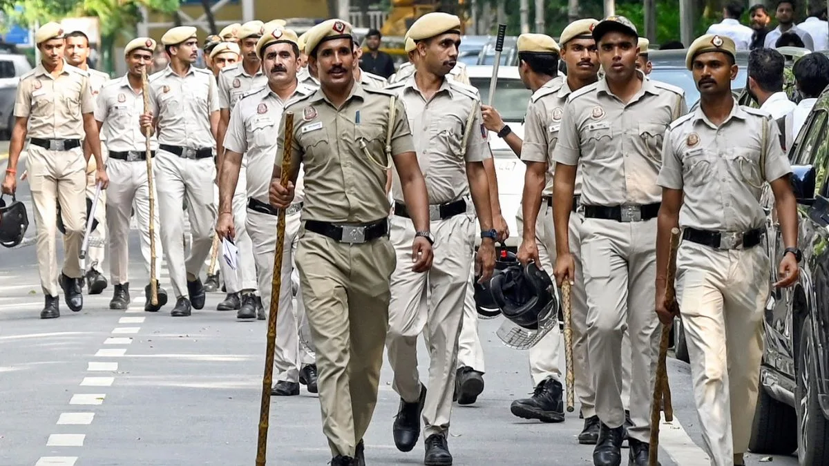अगले 5 दिनों तक उत्तर पूर्वी दिल्ली में तैनात रहेंगे 1500 से ज्यादा जवान, जानिए आखिर क्या है वजह?