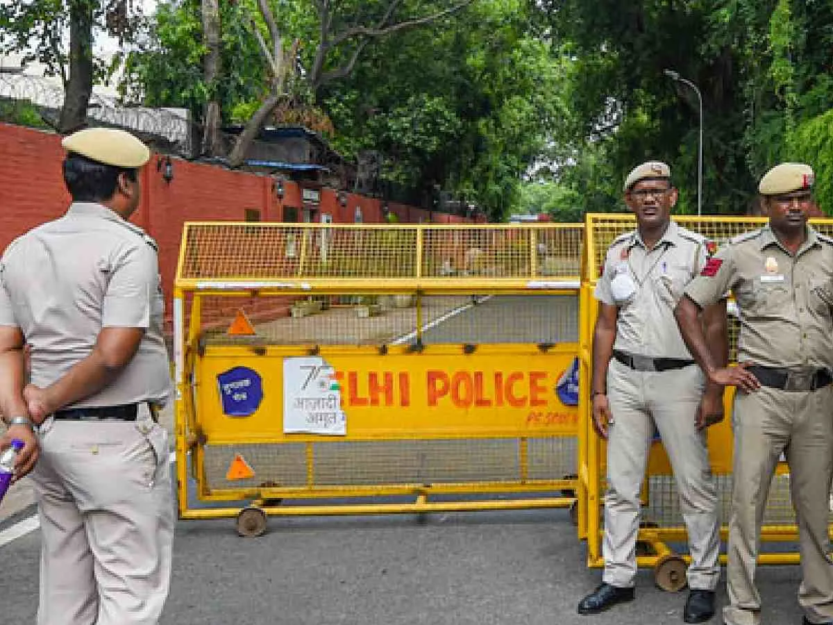 Delhi Traffic Advisory Chelum: दिल्ली में चेहल्लुम जुलूस को लेकर ट्रैफिक एडवाइजरी जारी, इन रास्तों पर लग सकता है जाम