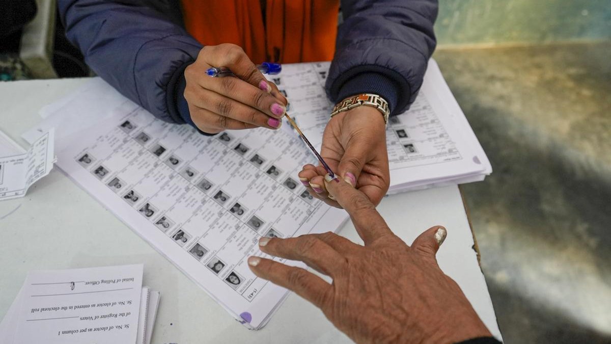 वोटर लिस्ट में आपका नाम है या नहीं? दिल्ली में SIR प्रक्रिया शुरू, 4 नवंबर से पहले ऐसे दर्ज कराएं दावा-आपत्ति